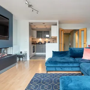 Excel, O2, Canary Wharf, Airport - Free Parking Apartment